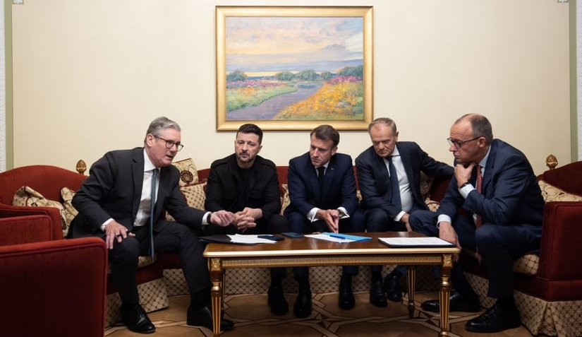 Європейська трійка передала Москві спільну позицію щодо миру в Україні Європейська трійка передала Москві спільну позицію щодо миру в Україні
